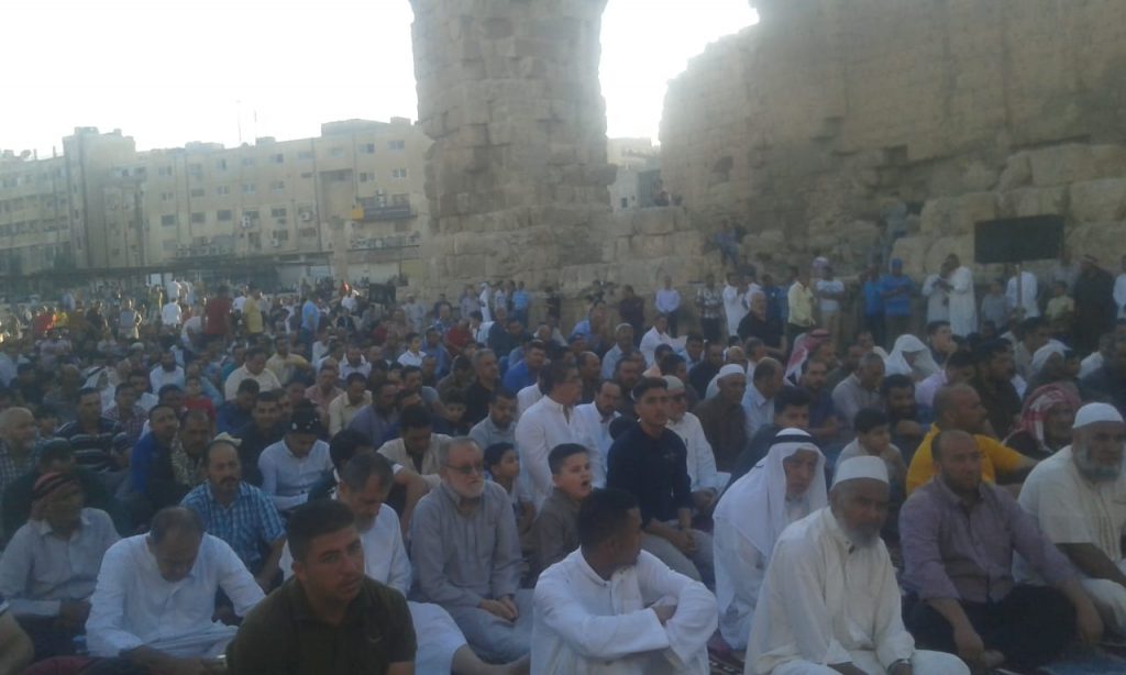 الآلاف يؤدون صلاة عيد الأضحى المبارك... إضافة ثالثة 1 2018 08 21 07 32 141687933324