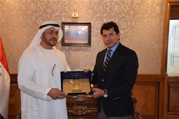 وزير الرياضة يلتقي رئيس الاتحاد الدولي للغوص لبحث استعدادات بطولة العالم للسباحة بالزعانف 1 201904171532483121687204203