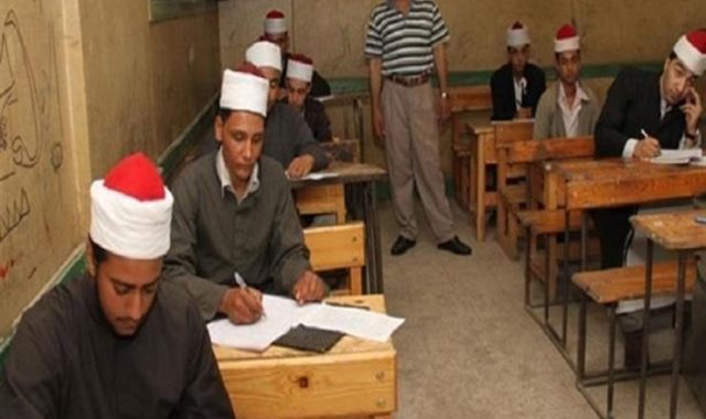 فرحة وارتياح بين طلاب القسم الأدبي والبعوث الإسلامية في امتحانات التفسير للثانوية الأزهرية 1 2019062306302230221686845642