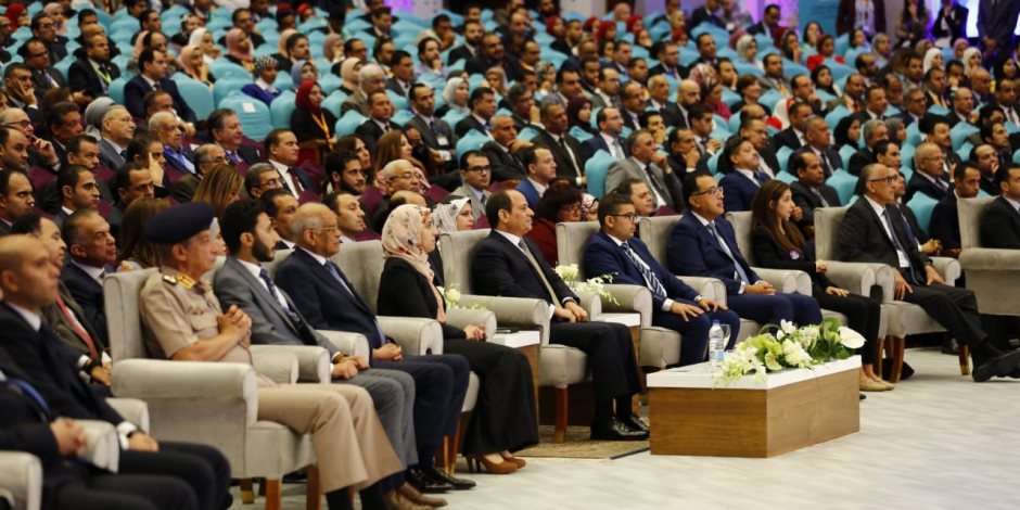 المشاركون بالجلسة الثانية للجنة الشباب: ريادة الأعمال تعزز عملية النمو.. إضافة 2 وأخيرة 1 2019091403441944191686857224