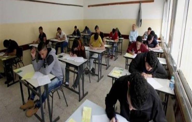 طلاب الثانوية العامة يؤدون الامتحان في مادة الاقتصاد 1 2019 6 10 9 10 32 9611686644763
