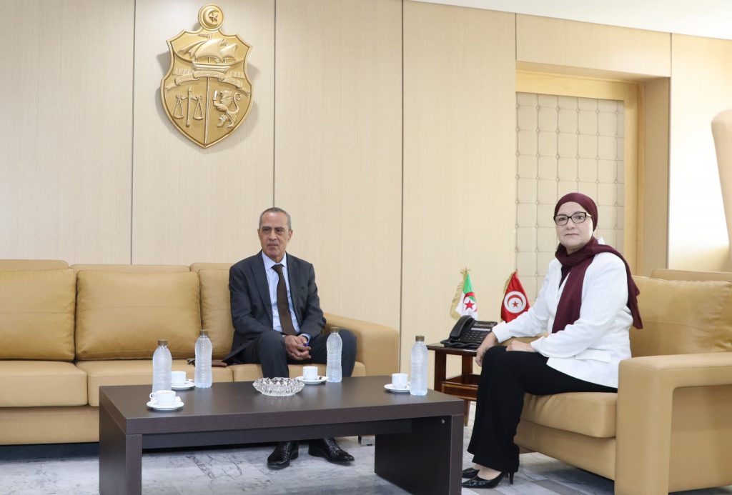 تونس وأمريكا تبحثان سبل تعزيز التعاون في المجالين القانوني والقضائي 1 314675000 502033561957339 2829716236202674732 n1687801983