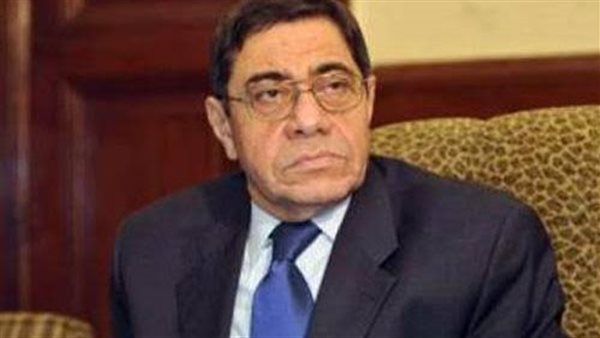 رئيس جامعة القاهرة يهنىء المستشار عبد المجيد محمود لفوزه بجائزة الدولة التقديرية 1 3621685651524