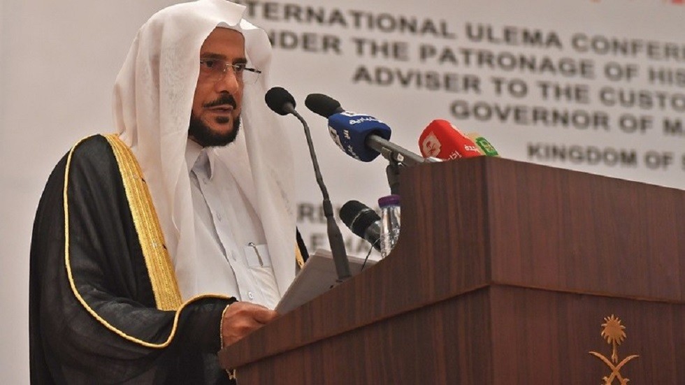 وزير الشئون الدينية المالي يشيد بـ "مصر للطيران" في نقل حجاج باماكو إلى الأراضي المقدسة 1 5d51a997d43750620e8b46371686924063