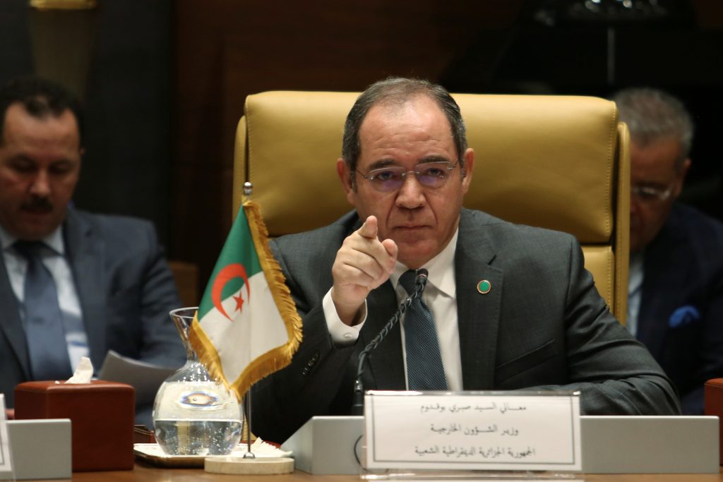 وزير الخارجية الجزائري يبحث مع مبعوث الأمم المتحدة إلى ليبيا تطورات الأوضاع السياسية والأمنية 1 5f7c66ff4c59b761f3792ccc1686164404