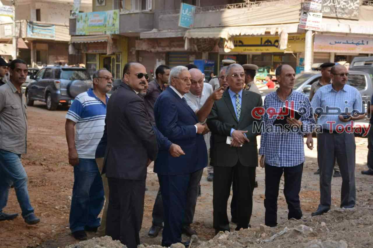 محافظ الدقهلية: تكليف وكيل وزارة الإسكان بمتابعة أعمال التطوير الجارية بشارع الجيش بالمنصورة 1 72199073 577311713006990 2560126943110365184 n1687801803