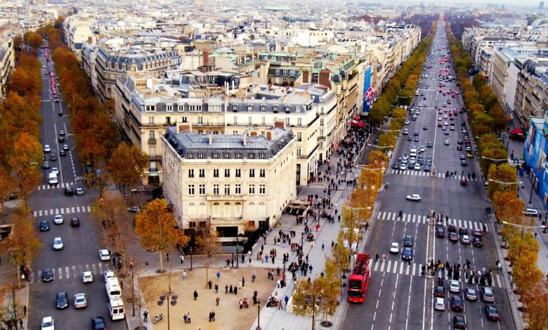 Champs Elysees Paris France1685869084