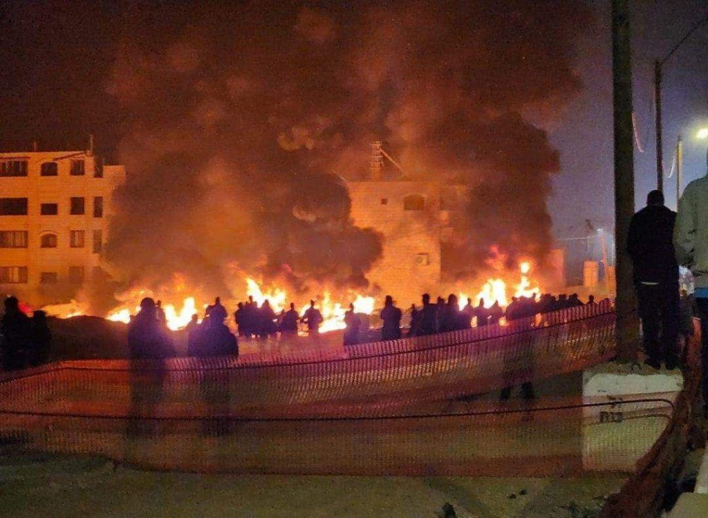 حركة فتح تدعو الفلسطينيين للنفير العامّ والتصدّي لاعتداءات المستوطنين في أنحاء الضفة الغربية 1 Fp6pf2IWcAc3hUT1687353842