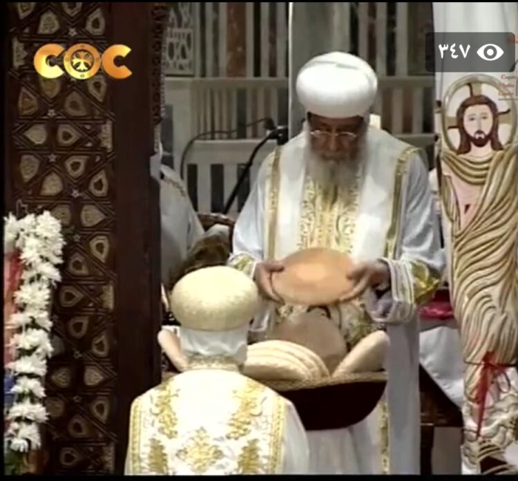 البابا تواضروس يصلي قداس عيد دخول العائلة المقدسة إلى مصر بكنيسة العذراء المعادي 1 Screenshot 2021 06 01 06 35 44 98