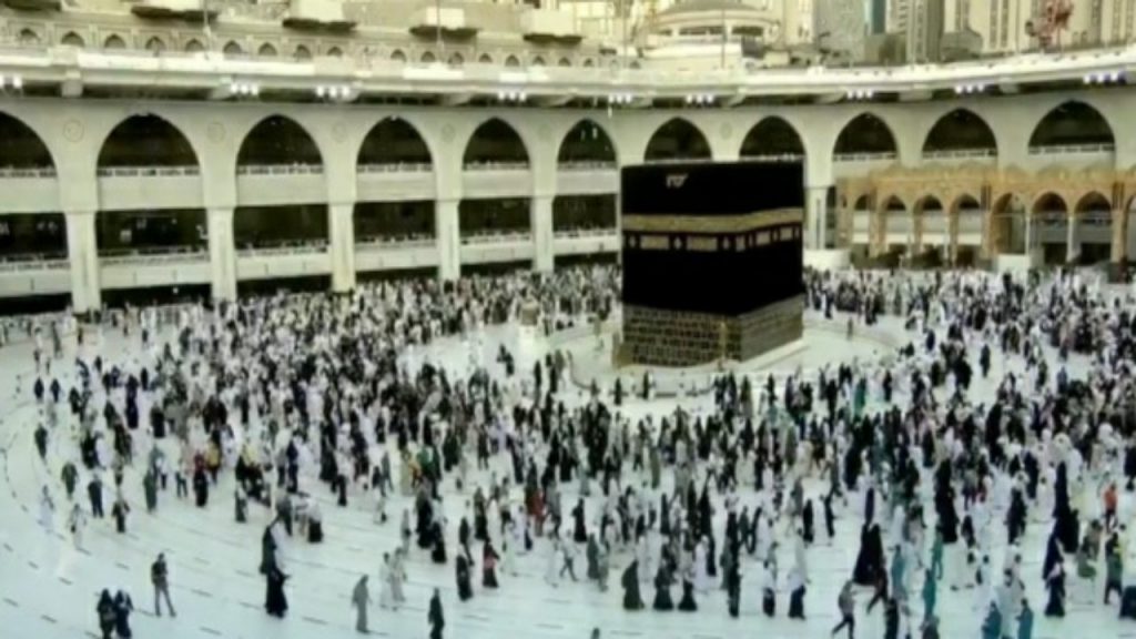 ضيوف الرحمن المتعجلون يشرعون في أداء طواف الوداع 1 WhatsApp Image 2021 07 22 at 81688124183