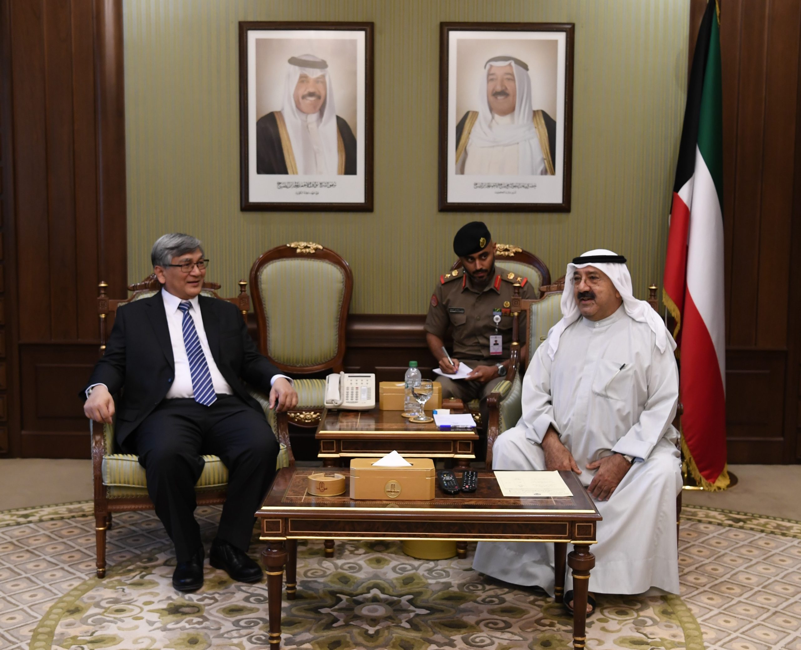 وزير الدفاع الكويتي يبحث هاتفيا مع نظيره الإماراتي القضايا والموضوعات ذات الاهتمام المشترك 1 e3389c7e 9fe6 4e52 b553 15cc6e2f617c1687430763 scaled