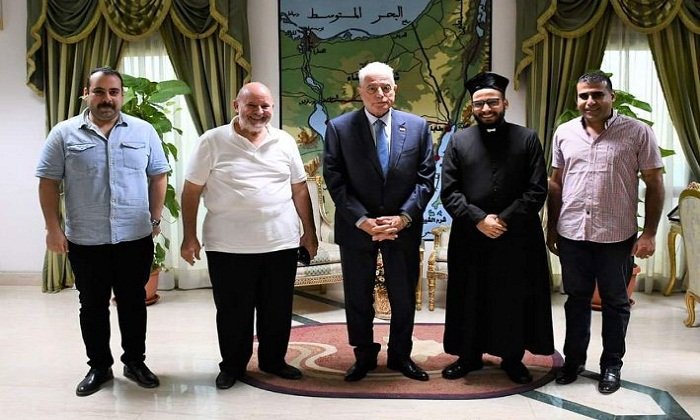 المجلس الرعوي لبازيليك سيدة السلام الكاثوليك بشرم الشيخ يهنئ محافظ جنوب سيناء بعيد الأضحى المبارك 1 elaosboa260171687812963