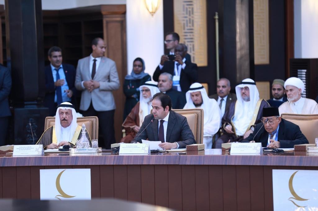 أمين "حكماء المسلمين" يبحث تعزيز الحوار بين الاديان مع أمين مجلس الكنائس العالمي 1 elaosboa593701686077043