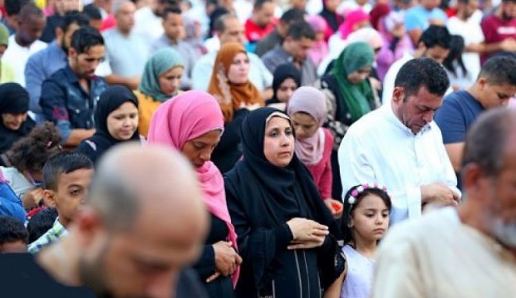 وزير الأوقاف: حضور الرجال والنساء والأطفال صلاة العيد مستحب لما فيه اجتماع على الخير وإظهار للفرح 1 elbashayer 2021 05 06 597958