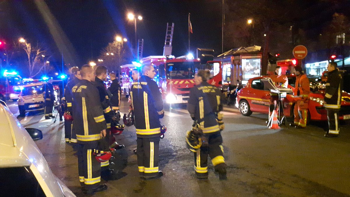 مقتل رجلين وامرأتين في حريق بمتجر للدراجات الإلكترونية في مدينة نيويورك 1 image1687287784