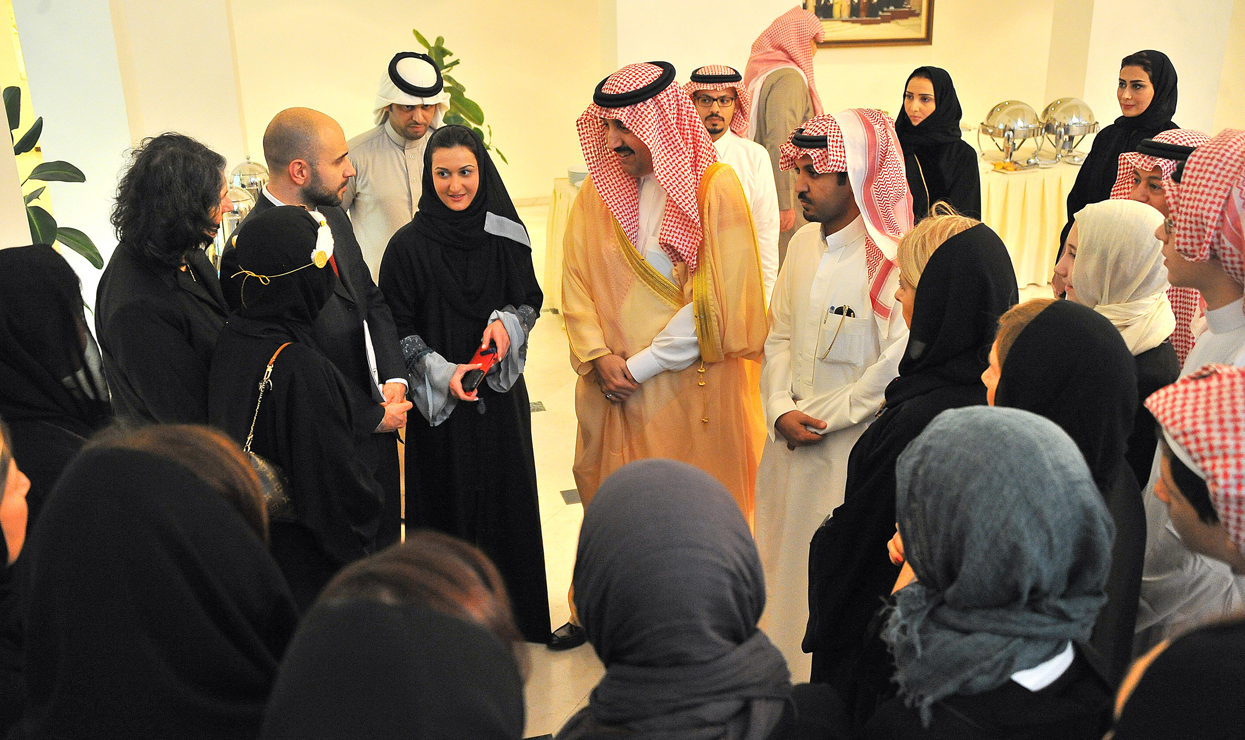 الخارجية تنظم زيارة لوفد من الدبلوماسيين من الدول الفرانكوفونية المشاركين في البرنامج التدريبي لجامعة سنجور 1 ln 81 21687721943