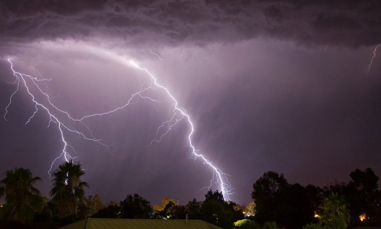 مقتل وإصابة 19 شخصا جراء صواعق برق في الهند 1 thumb 31687416002