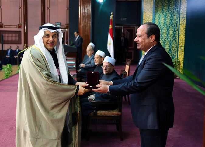 الرئيس السيسي يتبادل التهنئة مع ملوك ورؤساء وأمراء الدول العربية والإسلامية بمناسبة عيد الأضحى المبارك 1 السيسي يتبادل التهنئة مع الملوك والأمراء والرؤساء العرب بالمولد النبوي1687869543