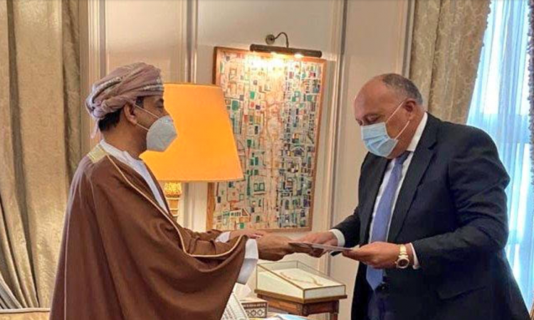 سفير سلطنة عمان بالقاهرة: العالم يشهد تطورا تقنيا سريعا ووسائل الإعلام التقليدية وقعت تحت تأثيره 1 سفير سلطنة عمان بالقاهرة1686138784