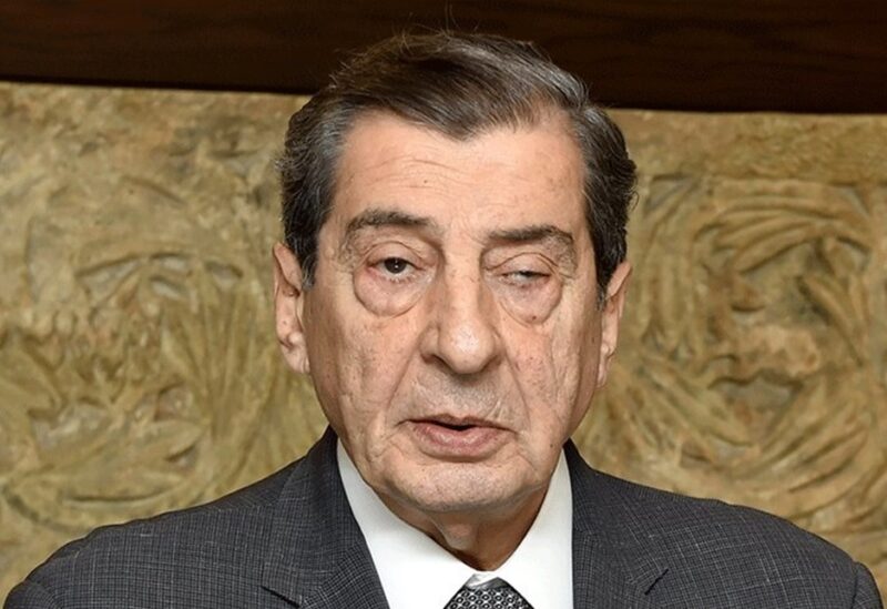 نائب رئيس "النواب اللبناني" يطالب بإجراء انتخابات مبكرة لعجز المجلس عن انتخاب رئيس للبلاد 1 نائب رئيس مجلس النواب اللبناني إيلي الفرزلي1686913684