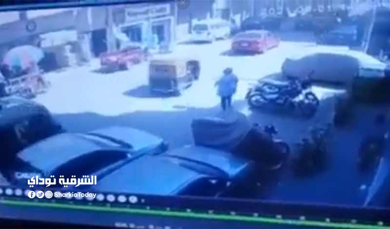 الداخلية تكشف ملابسات قيام أشخاص بإطلاق أعيرة نارية بالشرقية.. وتضبط المتهمين 1 الداخلية تكشف ملابسات فيديو لموظف يدهس سيدة بسيارته في الزقازيق1690237743
