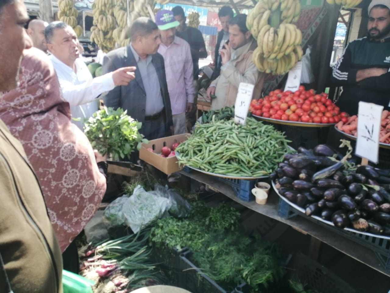 حملات رقابية على الأسواق لضبط الأسعار فى بئر العبد بشمال سيناء111688799662