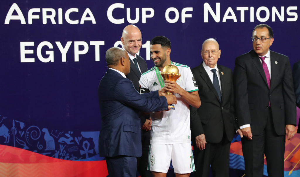 حضور 46 رئيس اتحاد إفريقي في المباراة النهائية لكأس الأمم الإفريقية تحت 23 عاما 1 كأس الأمم الإفريقية ورياض محرز1688501223