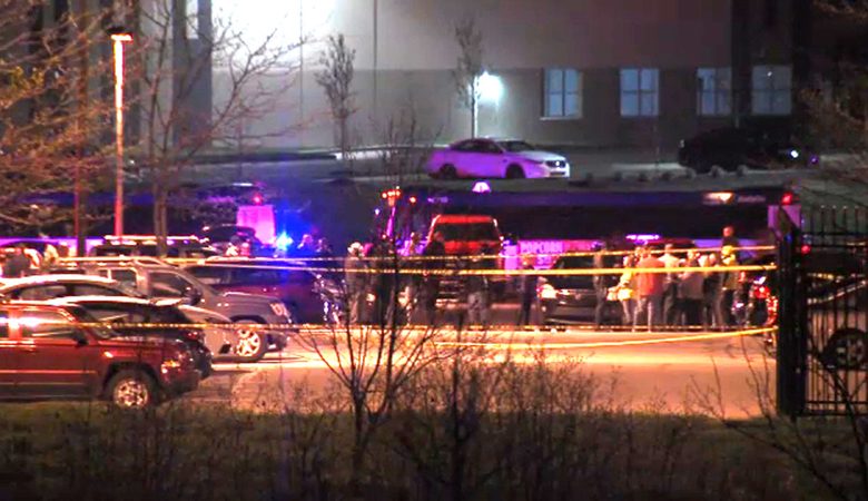 مقتل وإصابة 8 أشخاص جراء إطلاق نار في مدينة فيلادلفيا الأمريكية 1 10518856 041621 wabc fedex shooting img1688447643