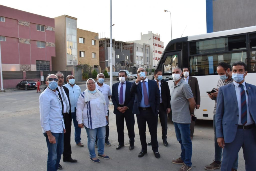 وزير الإسكان يتفقد 5328 وحدة سكنية جار تنفيذها بمبادرة "سكن كل المصريين" بالقاهرة الجديدة 1 121821 وزير الاسكان خلال الزيارة1689240483