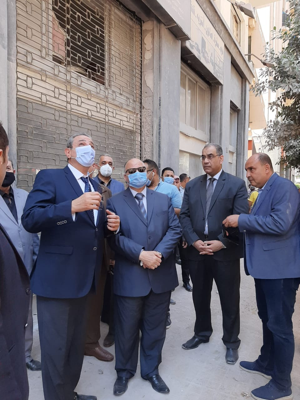محافظ القاهرة:لجنة هندسية لفحص العقار المنهار بحدائق القبة واخلاء العقارات المجاورة و 60 ألف جنيه لأسرة المتوفى 1 1597491294161689590283