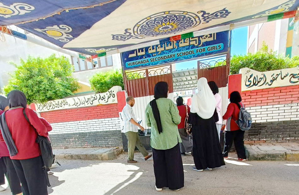 طلاب الثانوية العامة بالبحر الأحمر والغربية يؤدون امتحانات في مادة اللغة الأجنبية الأولي 1 19 2022 637920121252904929 2901688629382