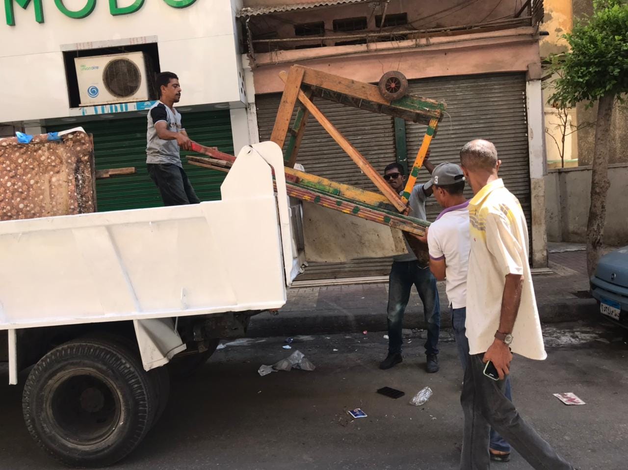 محافظ الإسكندرية يشدد على تكثيف حملات إزالة الإشغالات والتعديات وإغلاق المنشآت المخالفة 1 19 2022 637971330049424568 9421689320404
