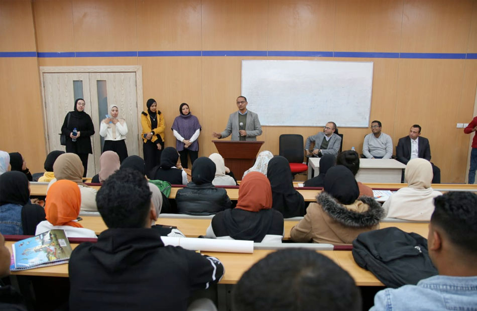 رئيس جامعة طيبة التكنولوجية: الملتقى المصري الصيني يهدف لتبادل الخبرات في مجالات بناء الإنسان 1 19 2022 638066143631332568 1331689677464
