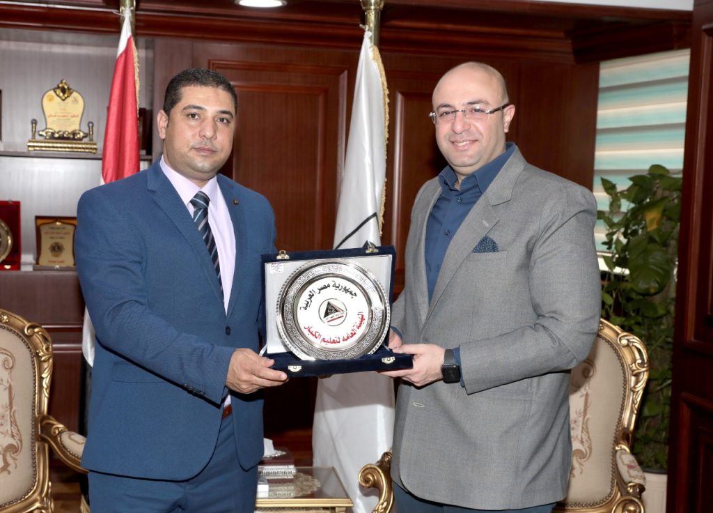 محافظ بني سويف: ملف تعليم الكبار في مقدمة أجندة عمل المحافظة وخططها التنموية 1 2 3 2022 13 23 48 GomhuriaOnline 5616462202281690800903