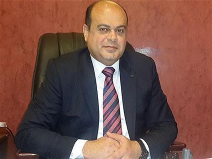 محافظ مطروح يتابع صرف التعويضات لمتضرري حريق أحد المراكز التجارية 1 2017 12 19 14 59 0 5461690652344