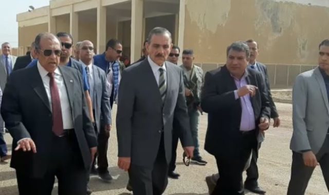 وزير الزراعة يتفقد برامج إنتاج التقاوي ويبحث تنفيذ توجيهات مجلس الوزراء بتخفيف الأحمال 1 2019040709441344131690805163