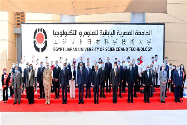 رئيس الجامعة المصرية اليابانية يفتتح المعرض الثاني لبرامج الفن والتصميم ويضم 350 لوحة فنية 1 202009161800300021689758403