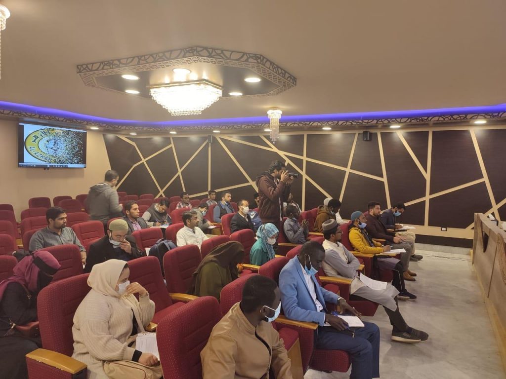 مركز تطوير تعليم الطلاب الوافدين والأجانب يدشن مدرسة "تنمية مهارات اللغة العربية" 1 2022 3 7 12 8 45 581689587883