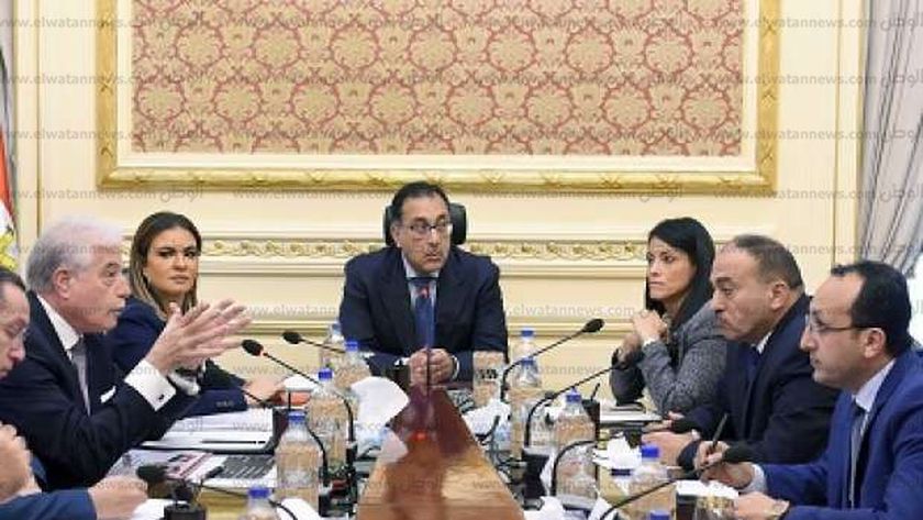 رئيس الوزراء يبحث زيادة عدد الغرف الفندقية وإمكانية استغلال المباني الحكومية التي تم إخلاؤها 1 33117178115382508171689699184