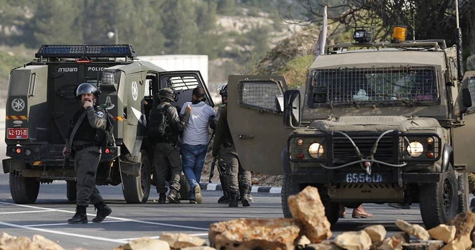 قوة إسرائيلية خاصة تختطف شابًا من "طولكرم".. والاحتلال يُجدد إبعاد قيادي فتحاوي مقدسي عن الضفة الغربية 1 37Ves1689250383
