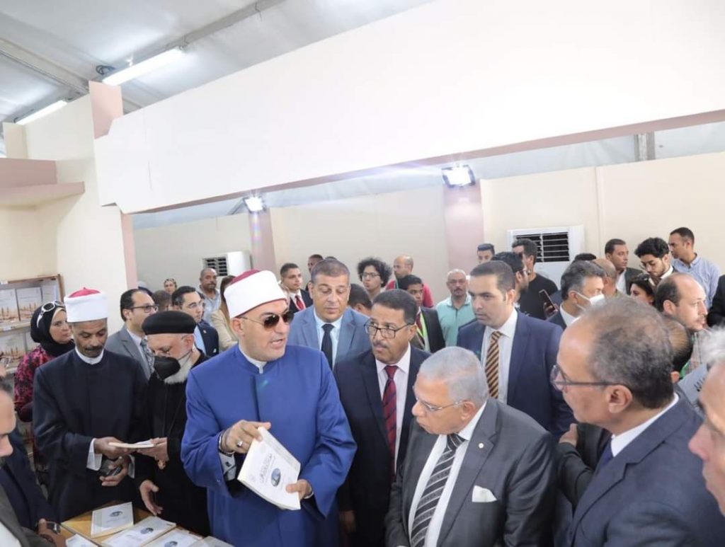 أمين "البحوث الإسلامية" المساعد يشارك في افتتاح معرض الإسكندرية الدولي للكتاب 1 FB IMG 16582099709981689185943