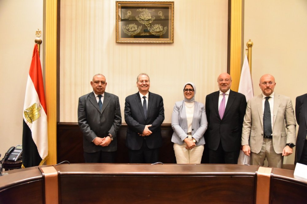 وزير الصحة يشهد توقيع بروتوكول تعاون مع شركة "إيني" لإنشاء مركزا لتدريب الكوادر الطبية ببورسعيد 1 IMG 20190513 WA00331690291023