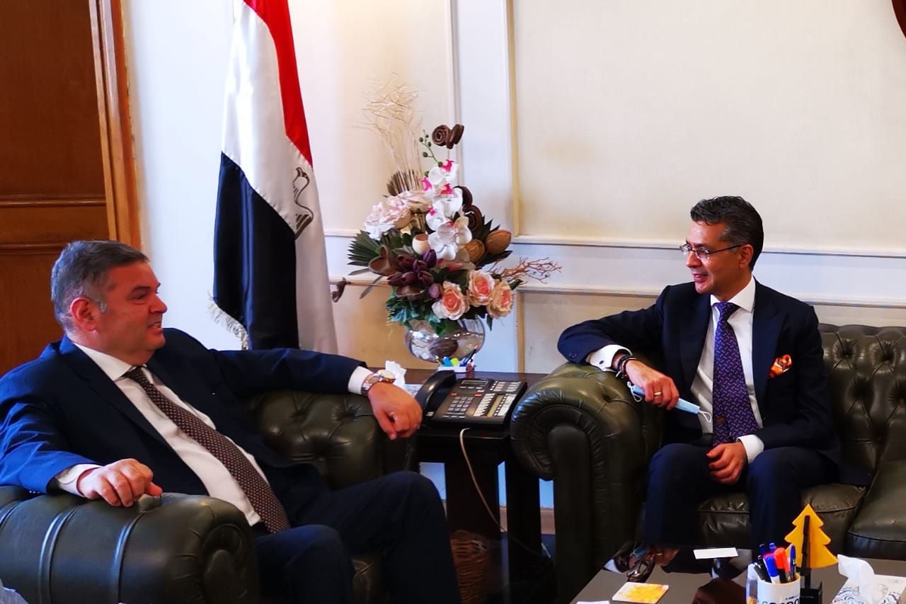 وزير قطاع الأعمال يبحث مع تحالف مصري-فرنسي إنشاء محطتي طاقة شمسية لخدمة الصناعات المعدنية 1 IMG 20210714 WA00121690376644