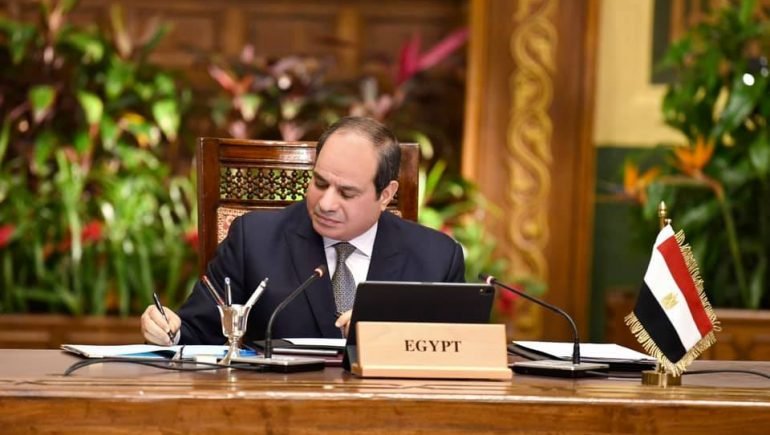الرئيس السيسي يوقع قوانين بربط الحساب الختامي لموازنة عدد من الهيئات للسنة المالية 2021/2022 1 elaosboa465091688490483