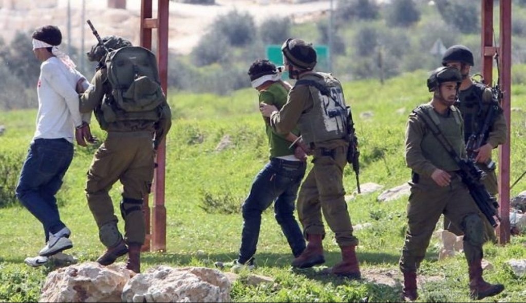 الاحتلال الإسرائيلي يعتقل خمسة فلسطينيين من مناطق مُتفرقة بالضفة الغربية 1 mebusiness1689056402