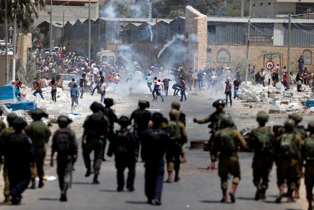 مواجهات بين الفلسطينيين وقوات الاحتلال الإسرائيلي في جنين 1 obnvz1689024003