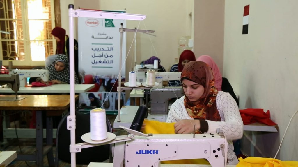 "تنمية المشروعات" يضخ 100 مليون جنيه للقطاع متناهي الصغر بالتعاون مع شركة "بدايتي" 1 thumbnail مسئولية مجتمعية1689758103