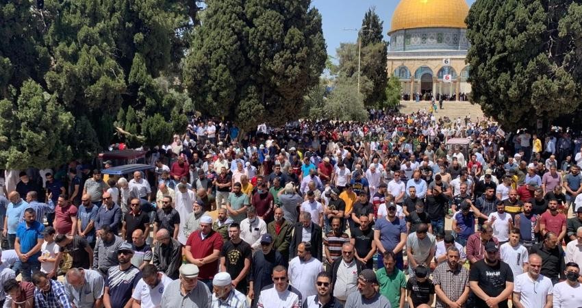 35 ألف فلسطيني يؤدون صلاة الجمعة في رحاب المسجد الأقصى المبارك 1 wFkzZ1689334623