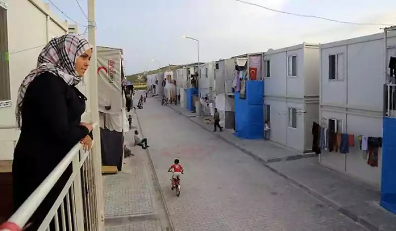 اللاجئين السوريين الذى يهربون لوطنهم من التعذيب التركي