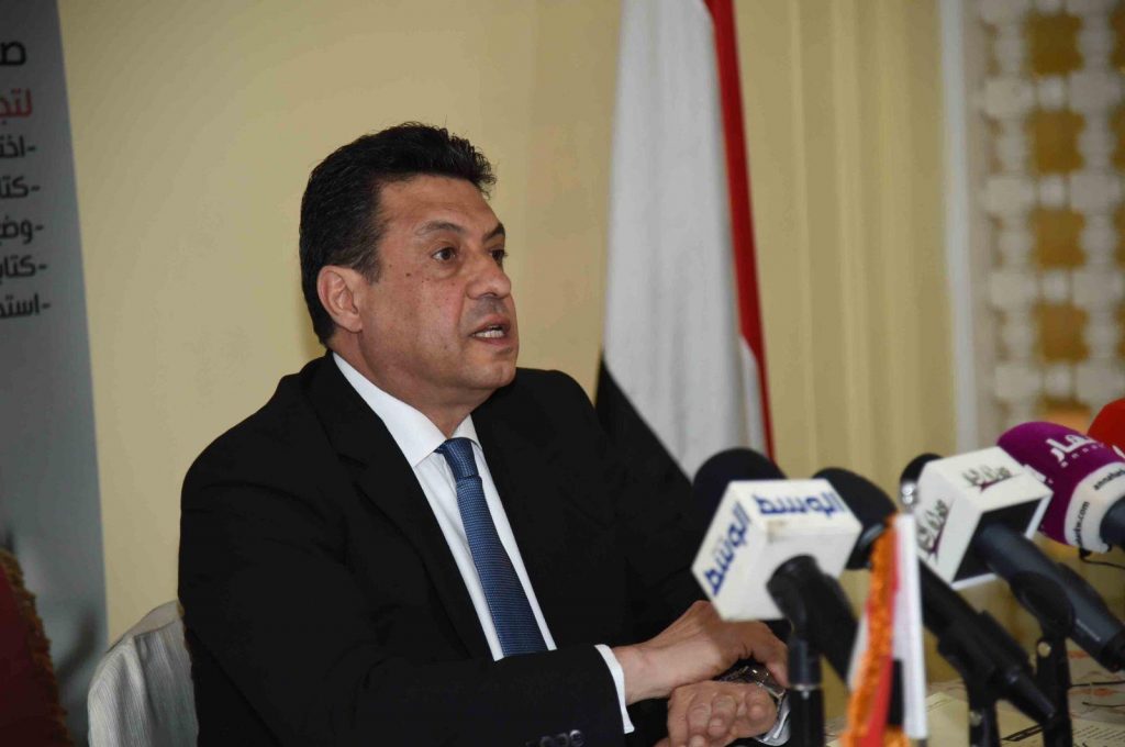 سفير مصر بالكويت: موقع القنصلية جاهز لمساعدة أبناء الجالية للاستعلام عن شهادة الموقف التجنيدي 1 سفير مصر بالكويت1692803943